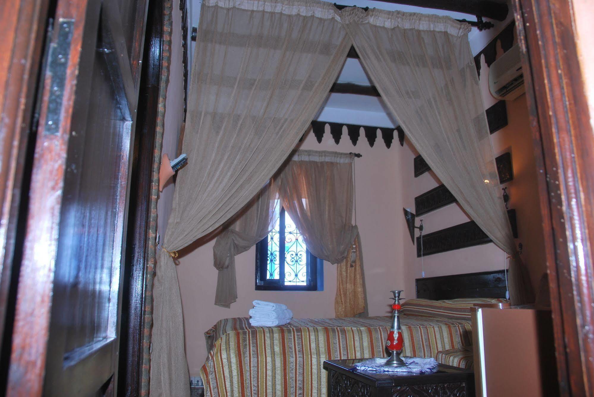 Dar Zman Bed & Breakfast เชฟชาอูน ภายนอก รูปภาพ