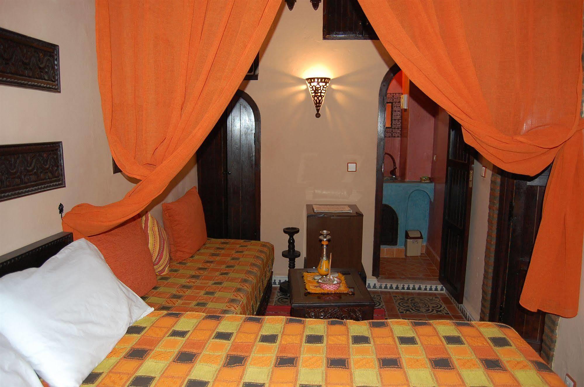 Dar Zman Bed & Breakfast เชฟชาอูน ภายนอก รูปภาพ